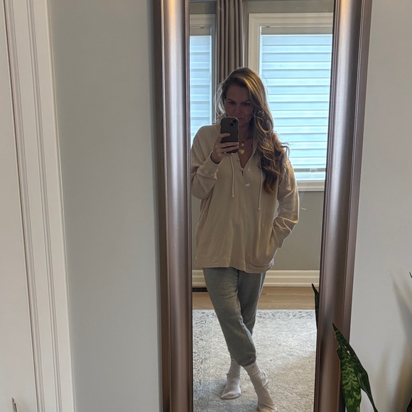 aerie Tops - Aerie Casual Cream Hoodie Pullover